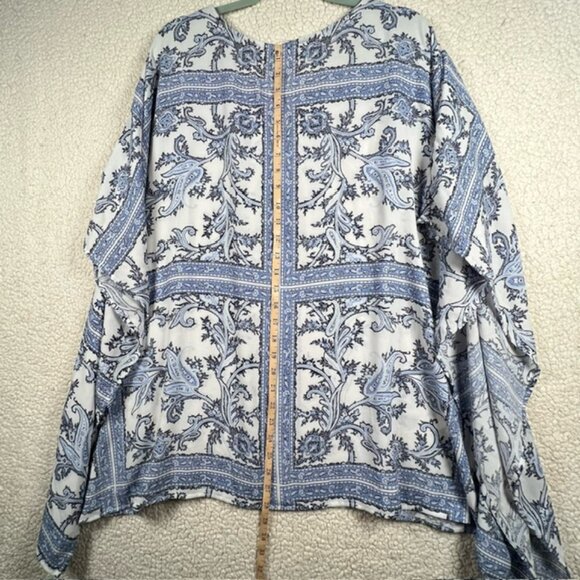 Michael Kors 3-Ring Flutter Top, Blue and White Florals, Size 3X - Picture 4 of 8